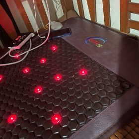 Nệm Đá Nóng Lục Giác Carefit CF-M80.PEMF Tích Hợp 24 Đèn Photon photo review
