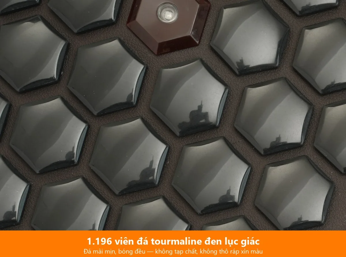 Cận cảnh 1.196 viên đá tourmaline đen lục giác