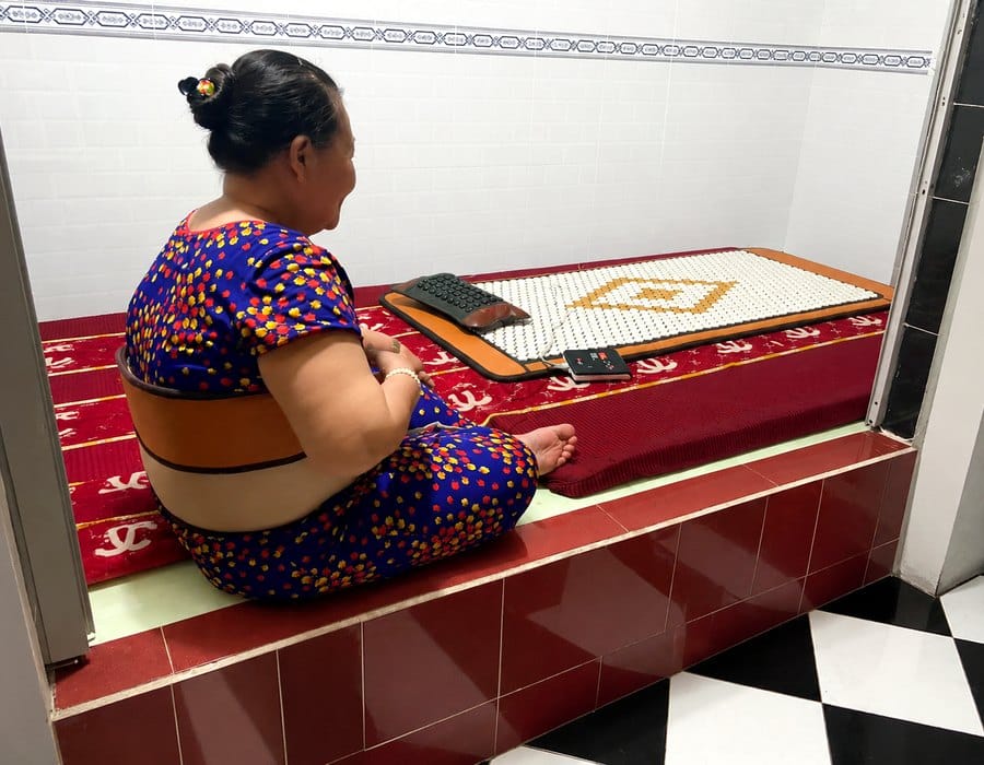 Khách hàng Vikicare dùng sản phẩm tại nhà