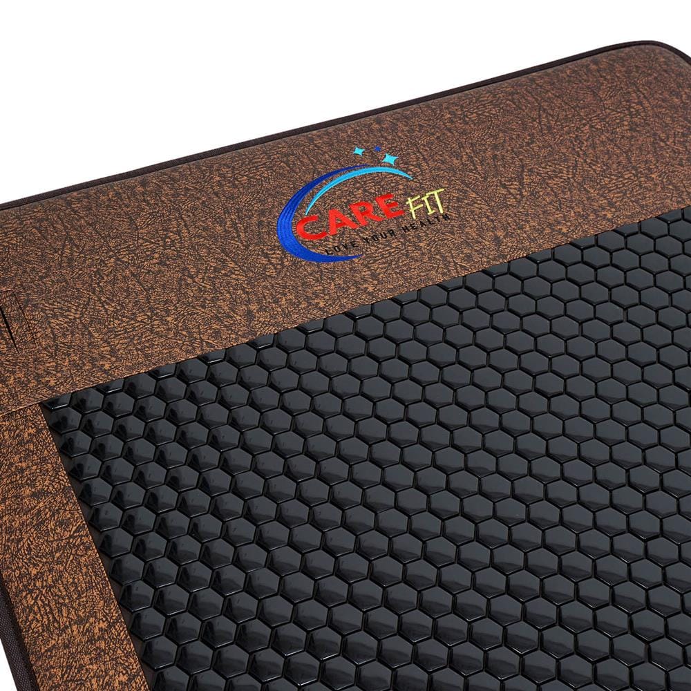 Mặt đá 1.500 viên xếp khít của thảm CF-MP100